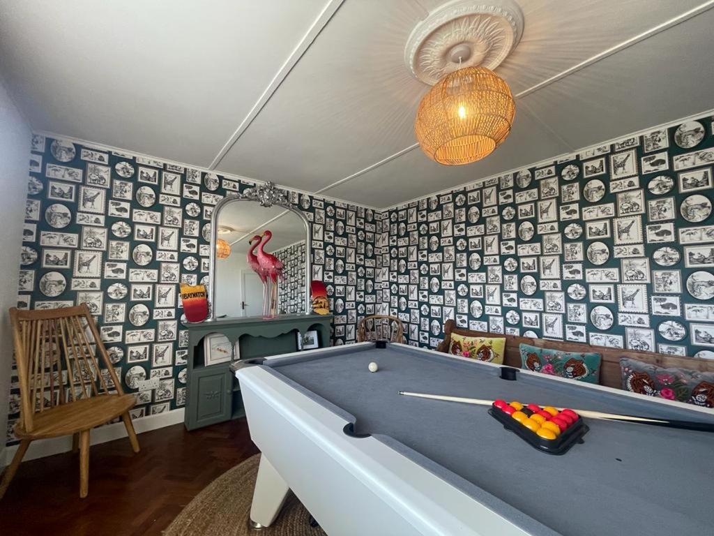 Baywatch Mawgan Porth Spacious Home Sleeps 9, Games Room, Parking & Garden Luaran gambar